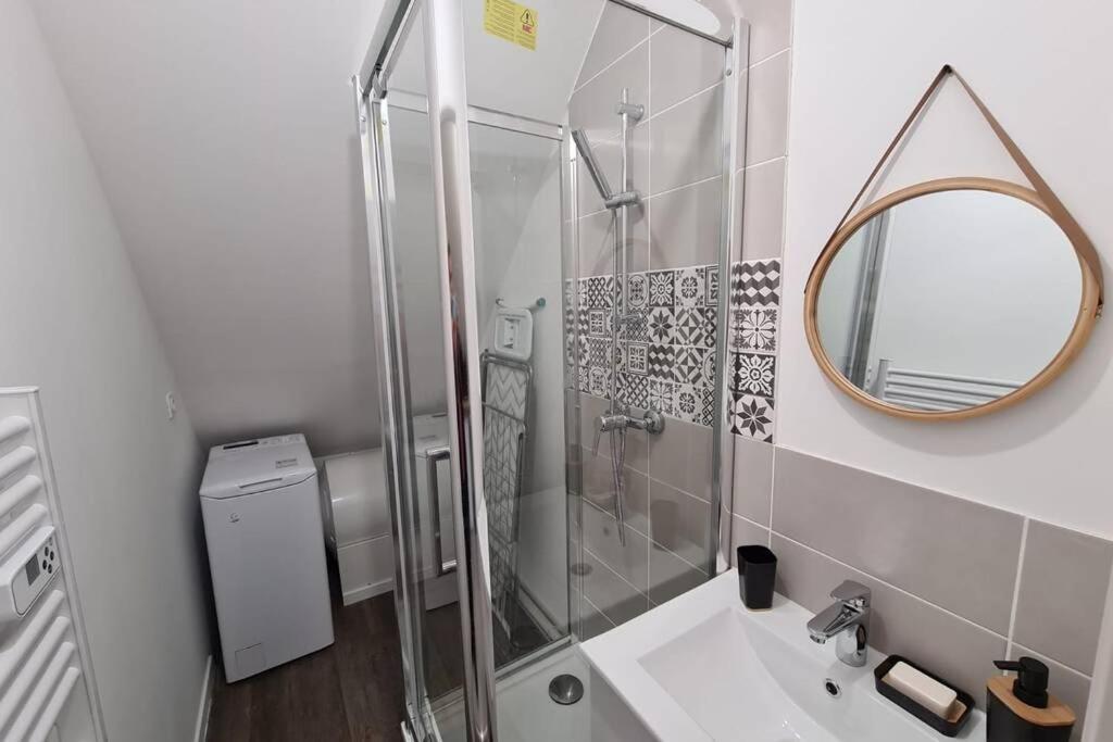 Centre Ville 3 Pieces Envoutant Sous Combles 40M² Joigny Kültér fotó