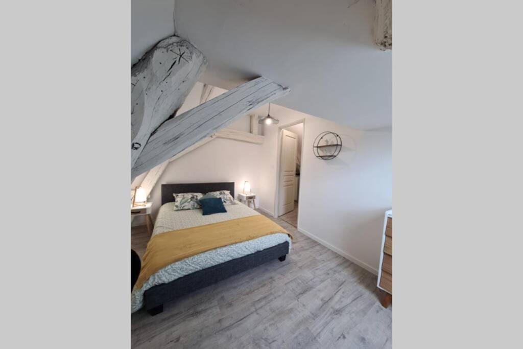 Centre Ville 3 Pieces Envoutant Sous Combles 40M² Joigny Kültér fotó